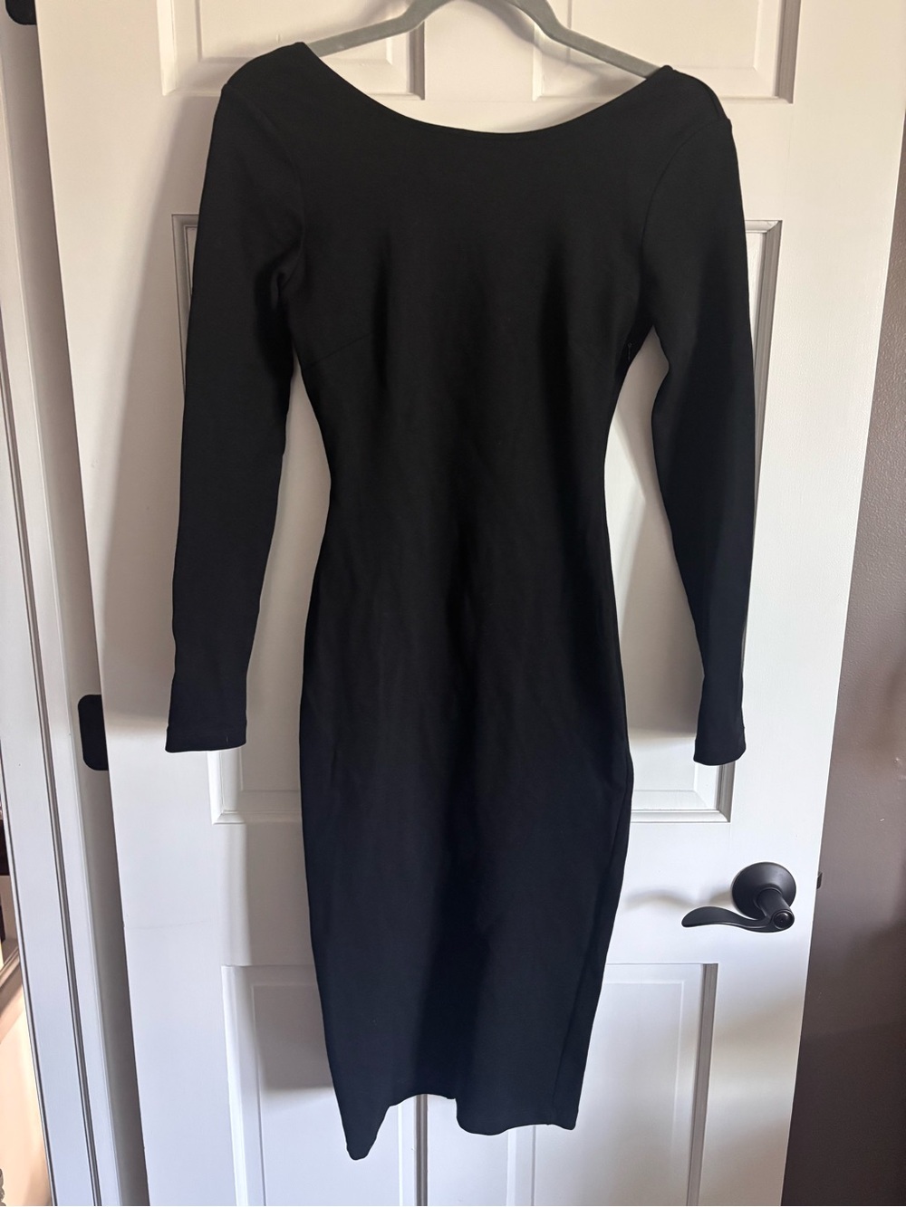 Lulu's Black Long-Sleeve Bodycon Midi Dress with beautiful open back size small